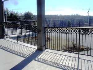 3-Rail Iron Railing