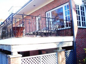3-Rail Iron Railing